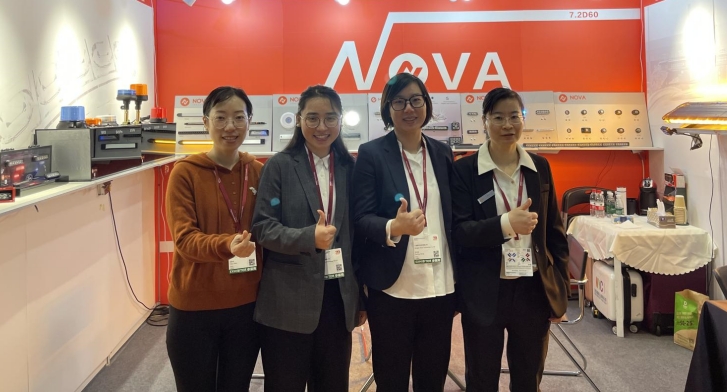 Varsellysprodusent NOVA i Automechanika Shanghai